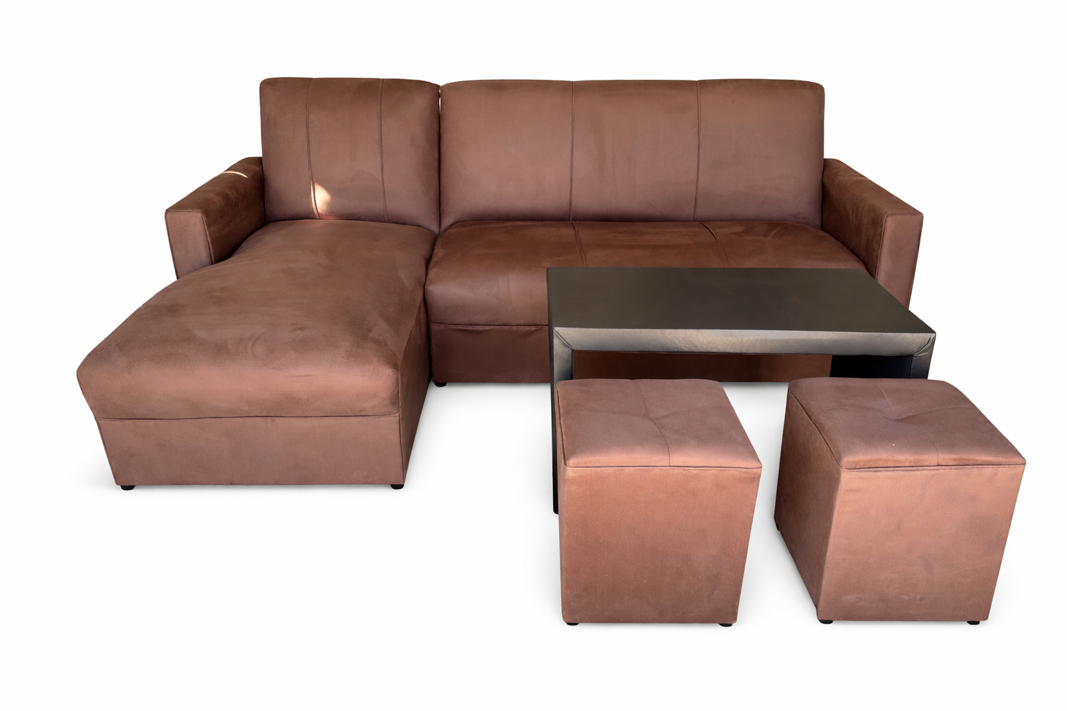Combo sofá chaise + mesa + 2 puffs